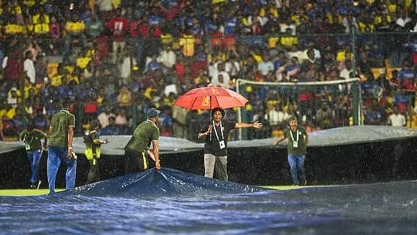 IPL 2025: RCB Vs CSK ಹೈವೋಲ್ಟೇಜ್ ಪಂದ್ಯಕ್ಕೆ ಬೆಂಗಳೂರಿನಲ್ಲಿ ಇಂದು ಮಳೆ ಭೀತಿ; ಹವಾಮಾನ ತಜ್ಞರು ಹೇಳಿದ್ದು ಹೀಗೆ...