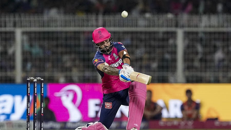 IPL 2025: ಒಂದೇ ಓವರ್ ನಲ್ಲಿ 6,6,6,6,6,6; ಮೊಯಿನ್ ಅಲಿ ದಂಡಿಸಿದ ರಿಯಾನ್ ಪರಾಗ್! ಅದ್ಬುತ ವಿಡಿಯೋ