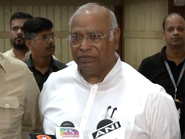 ಕದನ ವಿರಾಮ ಕುರಿತು ಟ್ರಂಪ್ ಹೇಳಿಕೆ: ಸರ್ವಪಕ್ಷ ಸಭೆಯಲ್ಲಿ ಸರ್ಕಾರವನ್ನು ಪ್ರಶ್ನಿಸುತ್ತೇವೆ- ಮಲ್ಲಿಕಾರ್ಜುನ ಖರ್ಗೆ
