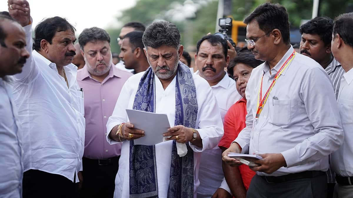 ವೈಟ್ ಟಾಪಿಂಗ್ ರಸ್ತೆಗಳು ಕನಿಷ್ಠ 30 ವರ್ಷ ಕಾಲ ಬಾಳಿಕೆ ಬರಬೇಕು: ಅಧಿಕಾರಿಗಳಿಗೆ DCM ಡಿ.ಕೆ ಶಿವಕುಮಾರ್ ಸೂಚನೆ