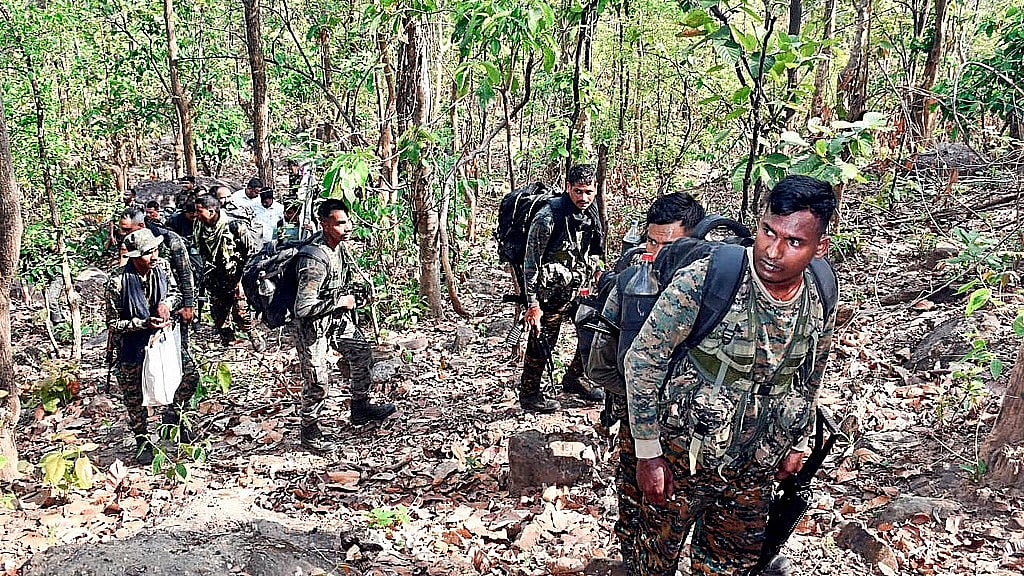 Chhattisgarh: ನಾರಾಯಣ್ ಪುರ್-ಬಿಜಾಪುರ್ ಗಡಿಯಲ್ಲಿ ಗುಂಡಿನ ಚಕಮಕಿ; 27 ನಕ್ಸಲೀಯರು ಹತ್ಯೆ