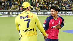 IPL 2025: CSK ವಿರುದ್ಧ ಗೆದ್ದ RR; ಎಂಎಸ್ ಧೋನಿ ಪಾದ ಮುಟ್ಟಿ ನಮಸ್ಕರಿಸಿದ ವೈಭವ್ ಸೂರ್ಯವಂಶಿ!