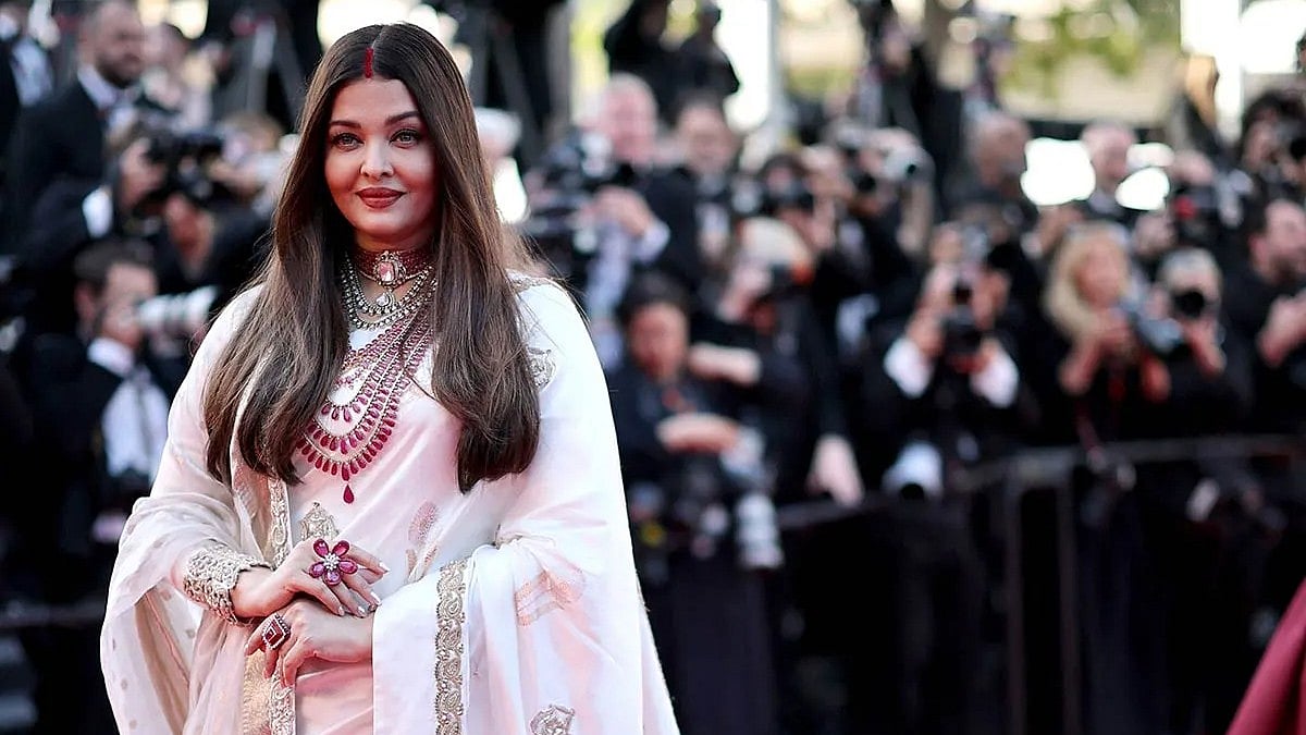 Cannes 2025: ಹಣೆಗೆ ಸಿಂಧೂರ ಇಟ್ಟು ಐಶ್ವರ್ಯಾ ರೈ, ಆಪರೇಷನ್ ಸಿಂಧೂರಕ್ಕೆ ಗೌರವ ಸಲ್ಲಿಸಿದ್ರಾ?