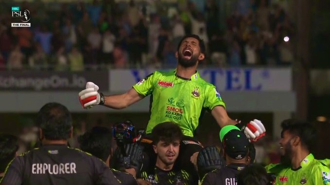 PSL ಇತಿಹಾಸದ ಅತ್ಯಂತ ನಾಟಕೀಯ ಅಂತ್ಯ: 10 ನಿಮಿಷ ಮುಂಚೆ ಬಂದು ಚಾಂಪಿಯನ್ ಪಟ್ಟ ದೊರಕಿಸಿಕೊಟ್ಟ Sikandar Raza