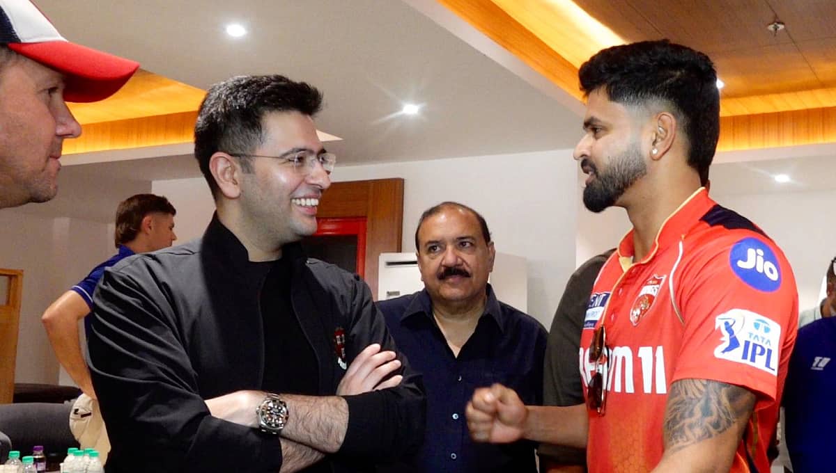 IPL 2025: RCB ವಿರುದ್ಧದ ಕ್ವಾಲಿಫೈಯರ್ 1ಕ್ಕೂ ಮುನ್ನ ಪಂಜಾಬ್ ಕಿಂಗ್ಸ್ ಭೇಟಿಯಾದ ಎಎಪಿ ಸಂಸದ ರಾಘವ್ ಚಡ್ಡಾ