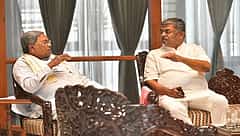 ರಾಜ್ಯ ರಾಜಕಾರಣದಲ್ಲಿ ಮೇಜರ್ ಡೆವಲಪ್ಮೆಂಟ್: ಅಧಿಕಾರ ಹಂಚಿಕೆ ಕಸರತ್ತಿನ ನಡುವೆ ವಿರೋಧಿಗಳ ಓಲೈಕೆಗೆ ಸಿದ್ದರಾಮಯ್ಯ ಮುಂದು!