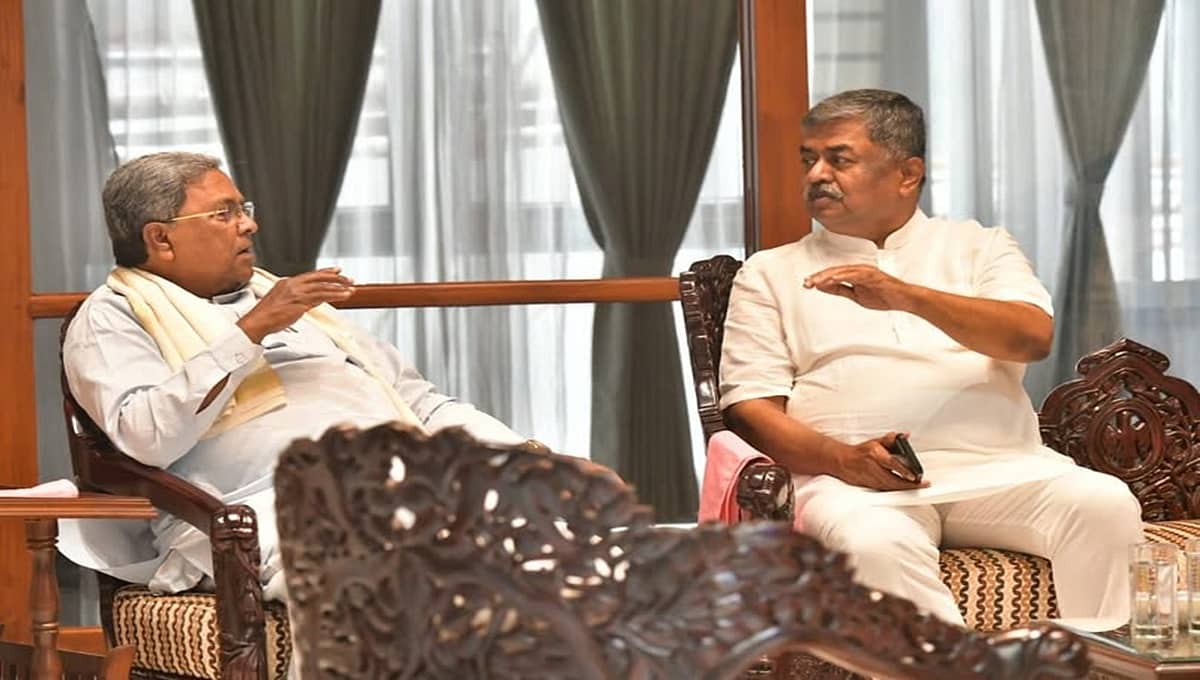 ರಾಜ್ಯ ರಾಜಕಾರಣದಲ್ಲಿ ಮೇಜರ್ ಡೆವಲಪ್ಮೆಂಟ್: ಅಧಿಕಾರ ಹಂಚಿಕೆ ಕಸರತ್ತಿನ ನಡುವೆ ವಿರೋಧಿಗಳ ಓಲೈಕೆಗೆ ಸಿದ್ದರಾಮಯ್ಯ ಮುಂದು!