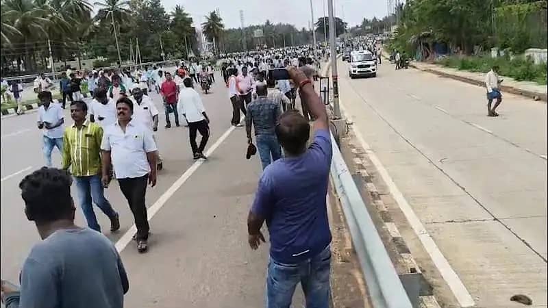 ತುಮಕೂರು: ಹೇಮಾವತಿ ಲಿಂಕ್ ಕೆನಾಲ್ ವಿರೋಧಿ ಹೋರಾಟ ತೀವ್ರ, ಹೆದ್ದಾರಿ ರಸ್ತೆ ತಡೆದು ಪ್ರತಿಭಟನೆ; Video