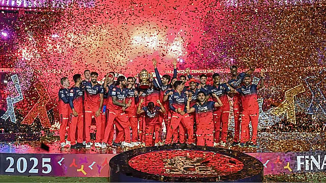 IPL 2025 ಟ್ರೋಫಿ ಹೊತ್ತು 'RCB Champions' ಇಂದು ಬೆಂಗಳೂರಿಗೆ: ನಗರದಲ್ಲಿ Victory Parade; ಎಲ್ಲಿಂದ, ಯಾವಾಗ ಶುರು..?