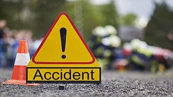 ಬೆಂಗಳೂರಿನಲ್ಲಿ Hit And Run: ಒನ್ ವೇಯಲ್ಲಿ ಬಂದು ಬೈಕ್‌ಗೆ ಡಿಕ್ಕಿ ಹೊಡೆದ ಕಾರು; ಫ್ಲೈಓವರ್ ಮೇಲಿಂದ ಬಿದ್ದು ಮಹಿಳೆ ಸಾವು