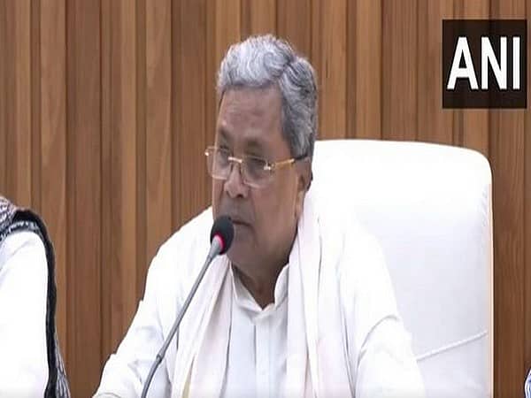 ಮುಖ್ಯಮಂತ್ರಿ ಸಿದ್ದರಾಮಯ್ಯ ನಾಳೆ ದೆಹಲಿಗೆ; ಪಕ್ಷದ ಹೈಕಮಾಂಡ್ ಜೊತೆ ಕಾಲ್ತುಳಿತ ಘಟನೆ ಕುರಿತು ಚರ್ಚೆ ಸಾಧ್ಯತೆ