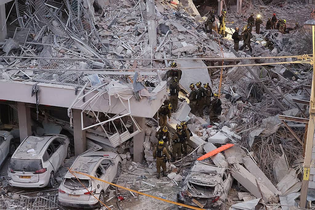 Israel-Iran War: ಭಾರತದ ಮೇಲೂ ತೀವ್ರ ಪರಿಣಾಮ; ತೈಲ, ಬಾಸ್ಮತಿ ಅಕ್ಕಿ, ಇಂಟರ್ ನೆಟ್ ಗೂ ಹೊಡೆತ!