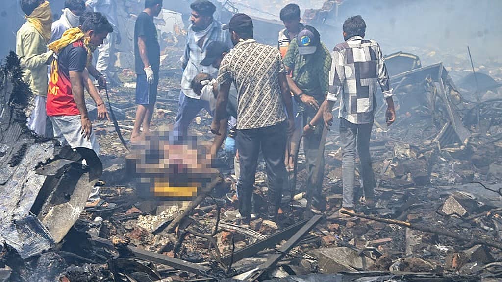 Air India plane crash: ತನಿಖೆಗೆ ನಿರ್ಣಾಯಕವಾಗಿರುವ 2ನೇ ಬ್ಲ್ಯಾಕ್ ಬಾಕ್ಸ್ ಕೊನೆಗೂ ಪತ್ತೆ!