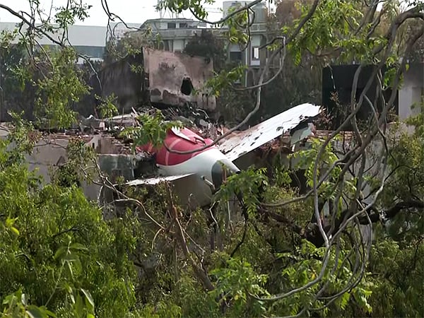 Air India Plane Crash: AAIB ಯಿಂದ ಬ್ಲ್ಯಾಕ್ ಬಾಕ್ಸ್ ಪರಿಶೀಲನೆ, ತನಿಖೆಗೆ ವಿದೇಶಕ್ಕೆ ಕಳಿಸಲ್ಲ; ಕೆ ರಾಮಮೋಹನ್ ನಾಯ್ಡು