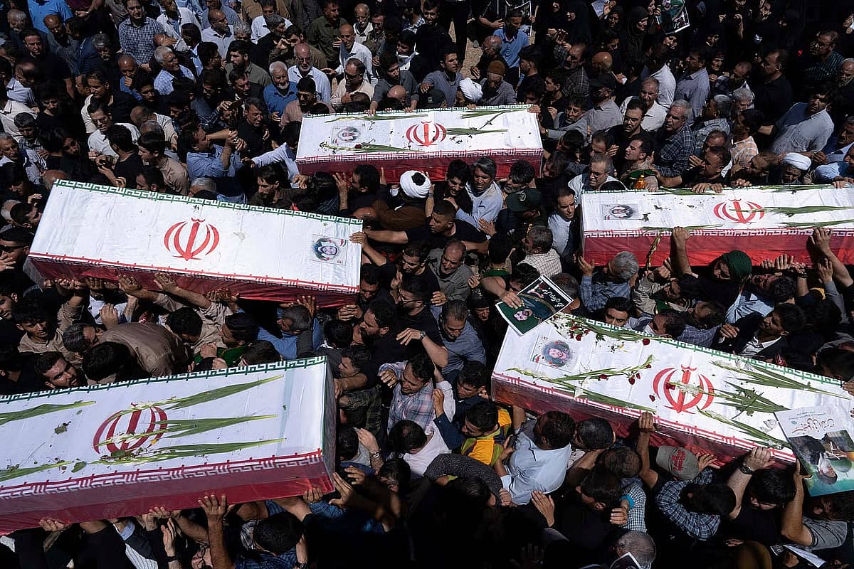 Israel-Iran War: ಆರನೇ ದಿನವೂ ಕ್ಷಿಪಣಿ ದಾಳಿ, ಇರಾನ್ನಲ್ಲಿ ಸಾವಿನ ಸಂಖ್ಯೆ 585ಕ್ಕೆ ಏರಿಕೆ