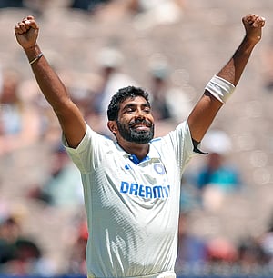 England-India test: ಜಸ್ಪ್ರೀತ್ ಬುಮ್ರಾ ಮೇಲೆ ಅತಿಯಾದ ಅವಲಂಬನೆ; ಸಿರಾಜ್ ಮತ್ತು ತಂಡ ಪಾರ್ಟಿಗೆ ಬರೋದು ಯಾವಾಗ?