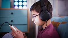 ದೀರ್ಘಕಾಲ Earphone ಹಾಕಿಕೊಳ್ಳುತ್ತೀರಾ? ಕಿವಿಗೆ Fungal infections ಬರಬಹುದು ಎಚ್ಚರ!