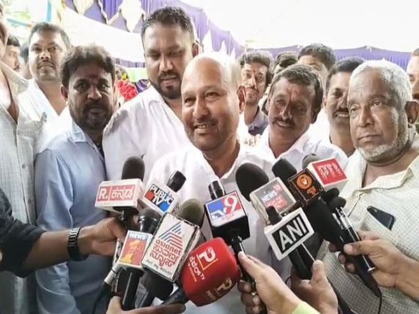 ನಾವು ಮಾತನಾಡಿದ್ರೆ 'ಬಲಾತ್ಕಾರ', ಅವರು ಹೇಳಿದ್ರೆ 'ಚಮತ್ಕಾರ': ಕಾಂಗ್ರೆಸ್ ಶಾಸಕ ಇಕ್ಬಾಲ್ ಹುಸೇನ್ ಅಪಸ್ವರ!