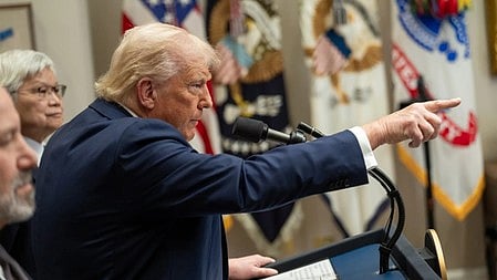 Israel vs Iran ceasefire violation: 'What the f***, ಬಾಂಬ್ ಹಾಕೋದನ್ನು ಕೂಡಲೇ ನಿಲ್ಲಿಸಿ': Donald Trump ಎಚ್ಚರಿಕೆ!