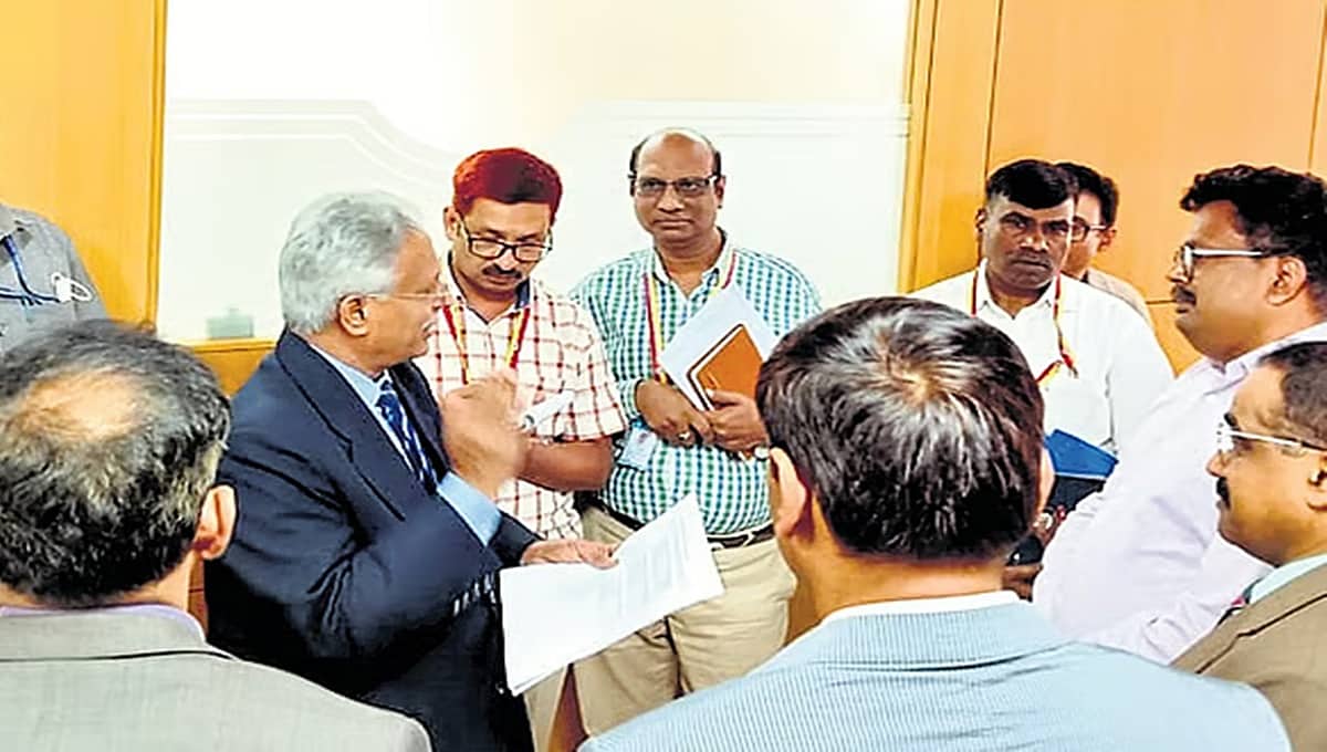 ಬೆಂಗಳೂರಿನ ಕೆರೆಗಳ ನೀರು ಕೃಷಿಗೂ ಯೋಗ್ಯವಲ್ಲ: ಲೋಕಾಯುಕ್ತ ಪರಿಶೀಲನೆ ವೇಳೆ ಬಹಿರಂಗ!