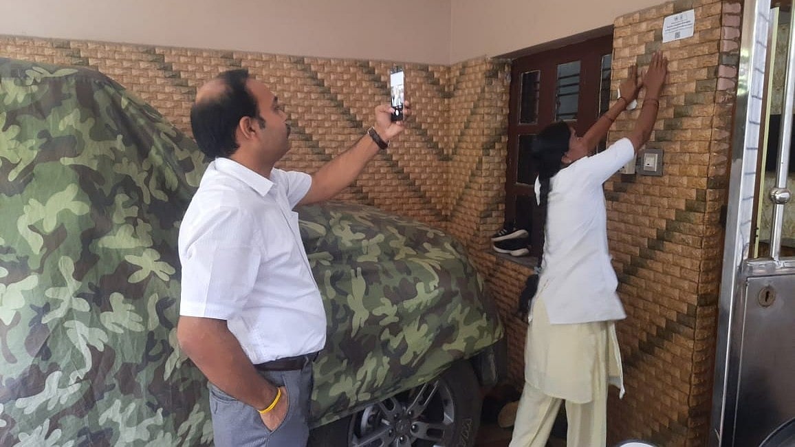 ಜಾತಿ ಗಣತಿ ಸಮೀಕ್ಷೆ ವೇಳೆ BBMP ಅಧಿಕಾರಿಗಳ ಮೇಲೆ ದೌರ್ಜನ್ಯ: ಮಹಿಳೆ ವಿರುದ್ಧ ಕ್ರಿಮಿನಲ್ ಪ್ರಕರಣ ದಾಖಲು..!