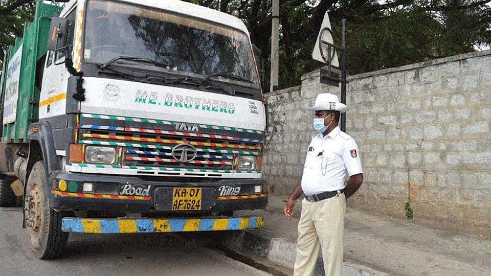 ಬೆಂಗಳೂರಿನಲ್ಲಿ ಭಯಾನಕ ಕೊಲೆ: ಮಹಿಳೆಯ ಕೊಂದು ಕಸದ ಲಾರಿಗೆ ಹಾಕಿದ ದುಷ್ಕರ್ಮಿಗಳು, ಅತ್ಯಾಚಾರ ಶಂಕೆ!