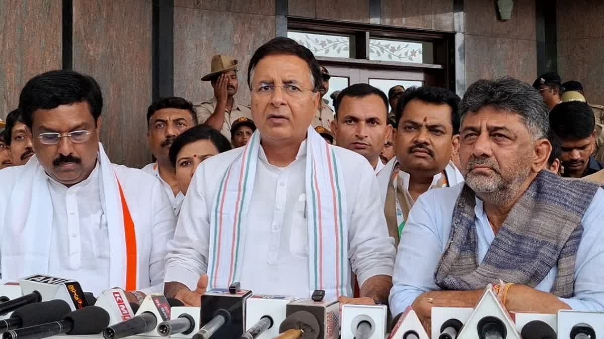 ರಾಜ್ಯದಲ್ಲಿ ಸುರ್ಜೇವಾಲಾ ಸರಣಿ ಸಭೆ: ಶಾಸಕರ ಬಳಿಕ ಸಚಿವರೊಂದಿಗೆ ಒನ್-ಟು-ಒನ್ ಮೀಟಿಂಗ್; ನವೆಂಬರ್‌ನಲ್ಲಿ ಸಚಿವ ಸಂಪುಟಕ್ಕೆ ಮೇಜರ್ ಸರ್ಜರಿ..?