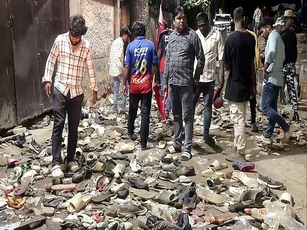 Bengaluru Stampede: ಪೊಲೀಸ್ ಅಧಿಕಾರಿಗಳು 'RCB ಸೇವಕರಂತೆ' ವರ್ತಿಸಿದ್ದರು; ಹೈಕೋರ್ಟ್ ಗೆ ಕರ್ನಾಟಕ ಸರ್ಕಾರ