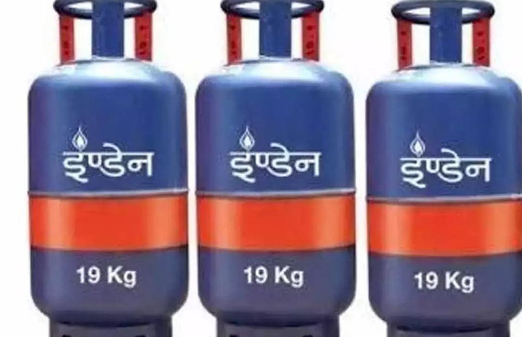 ಬೆಳ್ಳಂಬೆಳಗ್ಗೆ ಗುಡ್​​ನ್ಯೂಸ್​: LPG ವಾಣಿಜ್ಯ ಸಿಲಿಂಡರ್‌ ಬೆಲೆಯಲ್ಲಿ ಭಾರೀ ಇಳಿಕೆ!