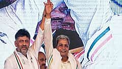 ಅಖಾಡದಲ್ಲಿ ಒಂಟಿಯಾದ್ರಾ 'ಬಂಡೆ': ಮುಖ್ಯಮಂತ್ರಿ ಕುರ್ಚಿ ಆಸೆ ಬಿಟ್ಟಿದ್ದೇಕೆ ಡಿಕೆಶಿ?; ಸಿದ್ದರಾಮಯ್ಯ CM ಆಗಿ ಮುಂದುವರಿಯಲು ಸಹಾಯಕವಾಗಿವೆ ಈ ಅಂಶಗಳು!