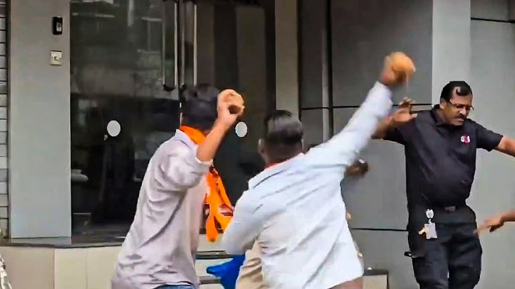 'ಮರಾಠಿ ಕಲಿಯಲ್ಲ' ಎಂದಿದ್ದಕ್ಕೆ ಕಚೇರಿ ಧ್ವಂಸ: ಕ್ಷಮೆಯಾಚಿಸಿದ ಉದ್ಯಮಿ; ಐವರು MNS ಕಾರ್ಯಕರ್ತರ ಬಂಧನ