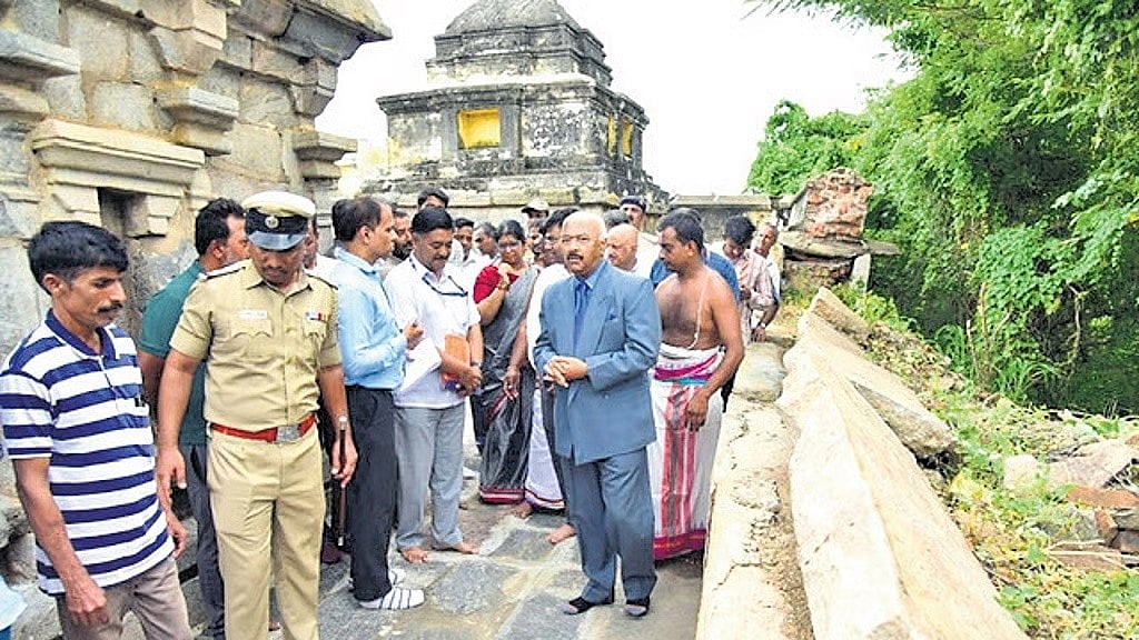 TNIE ವರದಿ ಫಲಶ್ರುತಿ: ಉಪ ಲೋಕಾಯುಕ್ತರಿಂದ ಚನ್ನಪಟ್ಟಣ ಕೆರೆಗಳ ಪರಿಶೀಲನೆ; ಅಧಿಕಾರಿಗಳು ತರಾಟೆಗೆ, ಸೂಕ್ತ ಕ್ರಮಕ್ಕೆ ಸೂಚನೆ