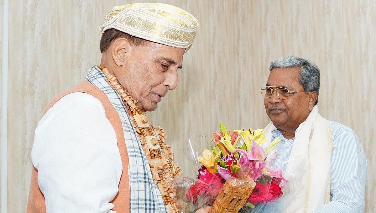 ರಾಜನಾಥ್ ಸಿಂಗ್‌ ಭೇಟಿಯಾದ ಸಿಎಂ ಸಿದ್ದರಾಮಯ್ಯ; ಮೈಸೂರು ದಸರಾದಲ್ಲಿ ಏರ್​ ಶೋ ಆಯೋಜಿಸುವ ಕುರಿತು ಚರ್ಚೆ