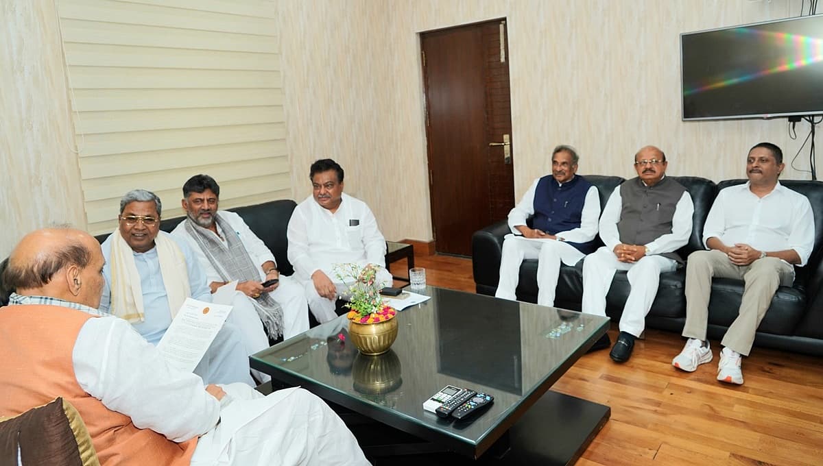 ರಾಜನಾಥ್ ಸಿಂಗ್ ಭೇಟಿಯಾದ ಸಿಎಂ ಸಿದ್ದರಾಮಯ್ಯ