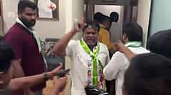 BRS ನಾಯಕಿ ಕೆ. ಕವಿತಾ ವಿರುದ್ಧ ಹೇಳಿಕೆ: MLC ಕಚೇರಿ ಧ್ವಂಸ, ಗಾಳಿಯಲ್ಲಿ ಗುಂಡು, ಓರ್ವನಿಗೆ ಗಾಯ! VIDEO