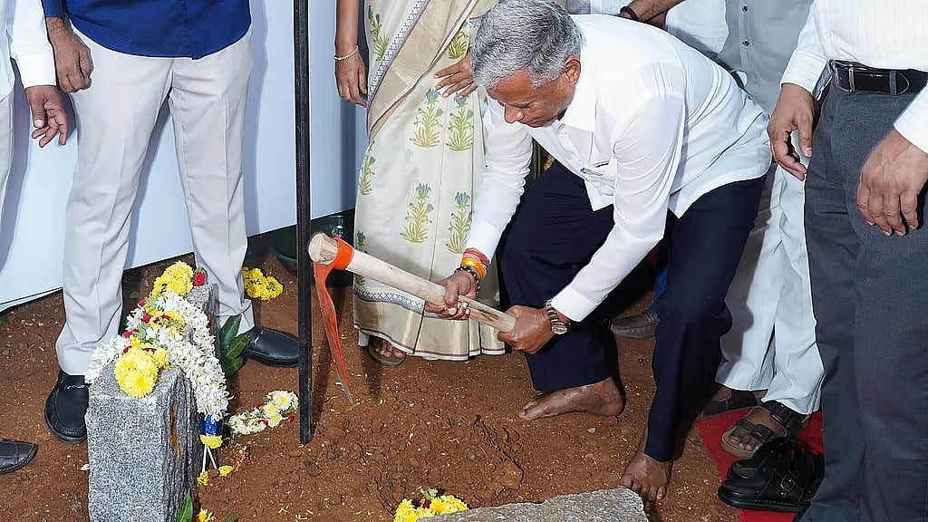 ನಗರದ ಸುತ್ತಲಿನ 100 ಕಿ.ಮೀ ವ್ಯಾಪ್ತಿ ಲೆವೆಲ್ ಕ್ರಾಸಿಂಗ್ ಮುಕ್ತ ಮಾಡಲು ಕ್ರಮ: ಕೇಂದ್ರ ಸಚಿವ ಸೋಮಣ್ಣ