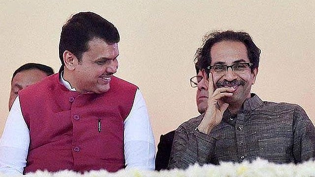 ಬಿಜೆಪಿ-ಶಿಂಧೆಯ ಶಿವಸೇನೆ ನಡುವಣ ಉದ್ವಿಗ್ನತೆ ನಡುವೆ, ಸರ್ಕಾರದ ಭಾಗವಾಗುವಂತೆ ಉದ್ಧವ್ ಠಾಕ್ರೆಗೆ ಸಿಎಂ ಫಡ್ನವೀಸ್ ಆಹ್ವಾನ!
