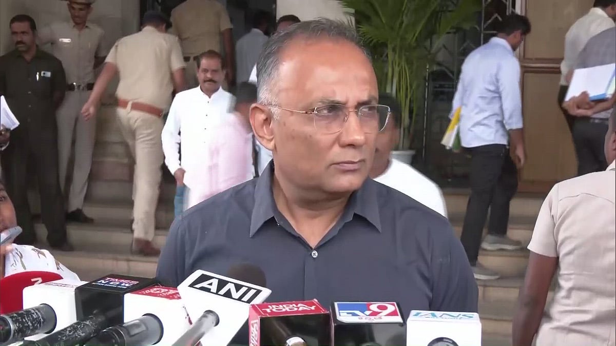 ದಕ್ಷಿಣ ಕನ್ನಡದಲ್ಲಿ ಕೋಮುವಾದದ ಕಾರಣ ಹೂಡಿಕೆಗೆ ಅಡ್ಡಿ: ಪ್ರಿಯಾಂಕ್ ಖರ್ಗೆ ಹೇಳಿಕೆಗೆ ದಿನೇಶ್ ಗುಂಡೂರಾವ್ ಸಮರ್ಥನೆ