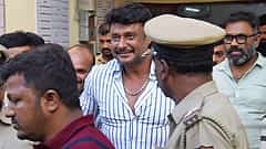 Darshan Case: ಜಾಮೀನು ಯಾಕೆ ರದ್ದು ಮಾಡಬಾರದು; ದರ್ಶನ್ ಪರ ವಕೀಲರಿಗೆ ಸುಪ್ರೀಂ ಕೋರ್ಟ್ ಪ್ರಶ್ನೆ