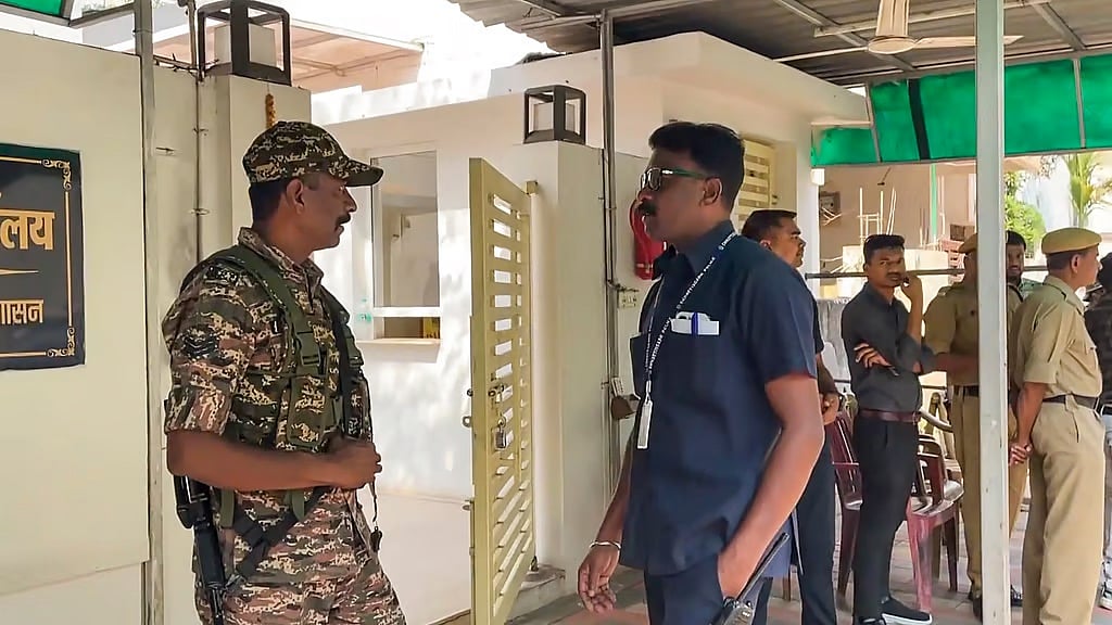 ಮದ್ಯ ಹಗರಣ ಪ್ರಕರಣ: ಛತ್ತೀಸ್ಗಢ ಮಾಜಿ ಸಿಎಂ ಭೂಪೇಶ್ ಭಘೇಲ್ ನಿವಾಸದ ಮೇಲೆ ED ದಾಳಿ, ತೀವ್ರ ಶೋಧ