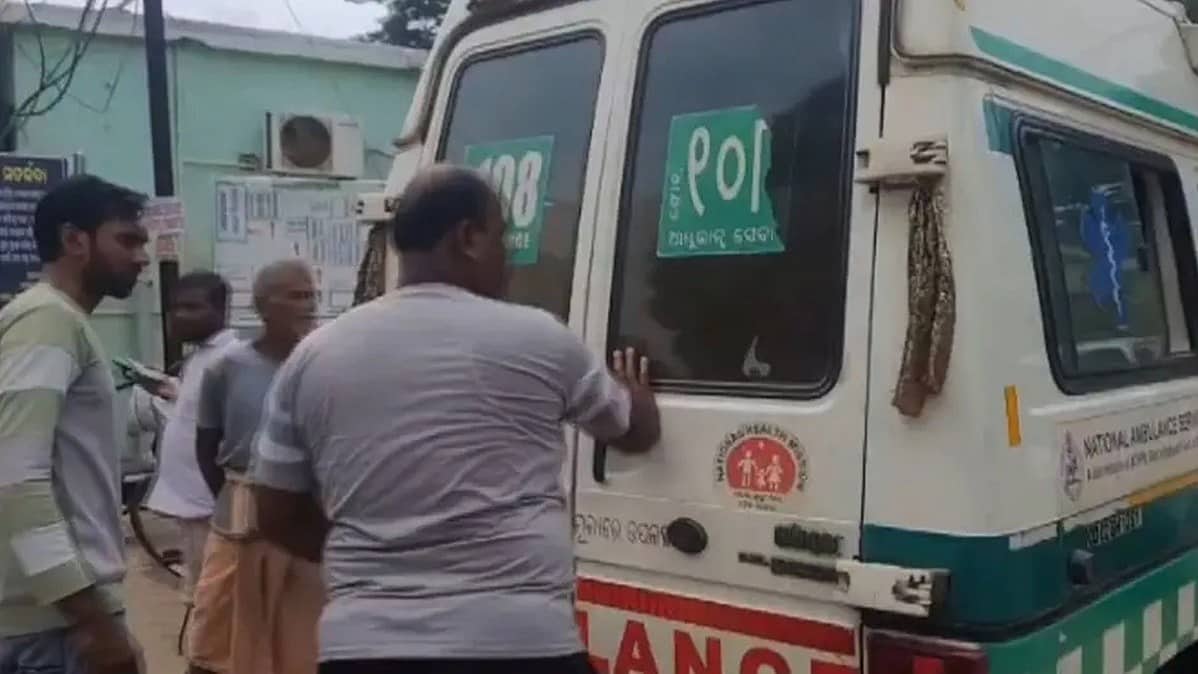 ಭುವನೇಶ್ವರ: ಬಾಲಕಿ ಮೇಲೆ ಪೆಟ್ರೋಲ್ ಸುರಿದು ಬೆಂಕಿ ಹಚ್ಚಿದ ದುಷ್ಕರ್ಮಿಗಳು; AIIMSಗೆ ದಾಖಲು, ಆಕ್ರೋಶ