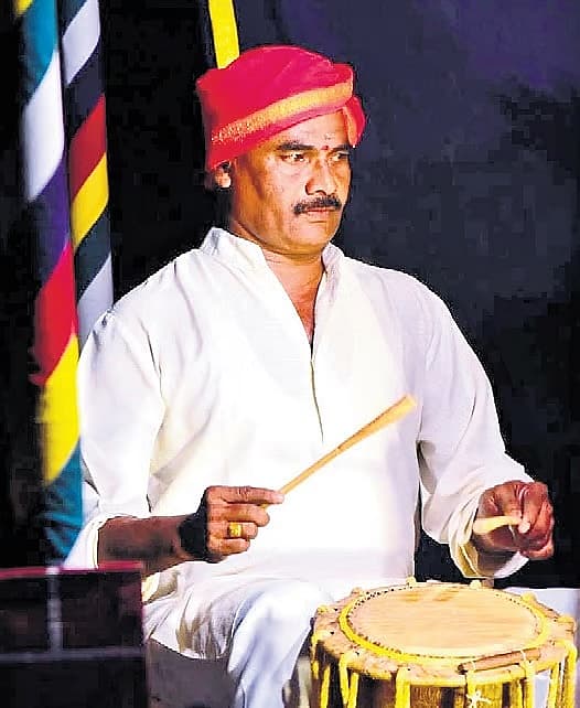 ಚಂಡೆ ವಾದನದಲ್ಲಿ ಅಜಿತ್ ಕುಮಾರ್