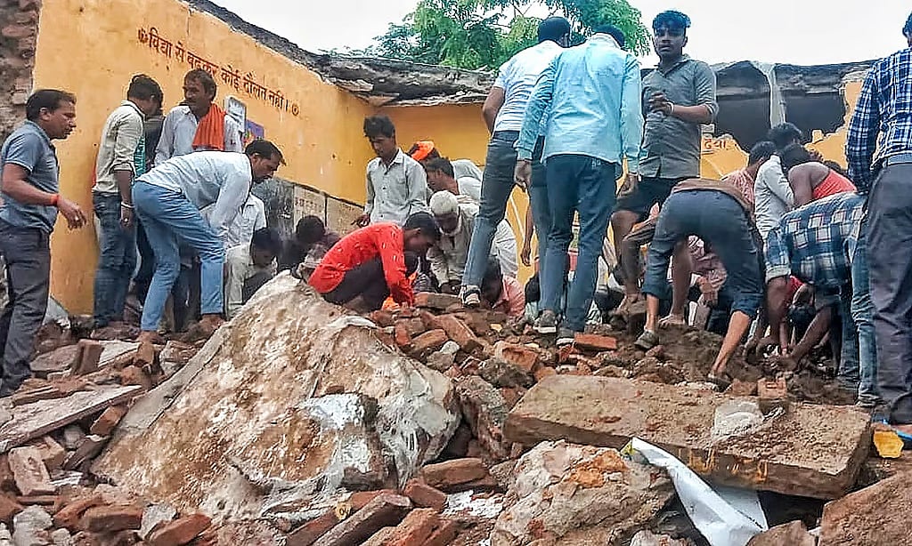 ರಾಜಸ್ಥಾನದಲ್ಲಿ ಶಾಲಾ ಕಟ್ಟಡ ಕುಸಿತ: ಮೃತ ಮಕ್ಕಳ ಸಂಖ್ಯೆ 7ಕ್ಕೆ ಏರಿಕೆ, 30 ಮಂದಿಗೆ ಗಾಯ; Video