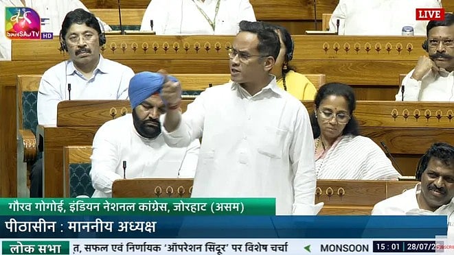 Loksabha: ಆಪರೇಷನ್ ಸಿಂಧೂರ್' ಚರ್ಚೆ; ಪಾಕ್ ಮಂಡಿಯೂರಲು ಸಿದ್ಧ ಆಗಿದ್ರೆ ಯುದ್ಧ ಯಾಕೆ ನಿಲ್ಲಿಸಿದ್ರಿ? ಯಾರಿಗೆ ಶರಣಾಗಿದ್ದೀರಿ? ಕಾಂಗ್ರೆಸ್ ಪ್ರಶ್ನೆ
