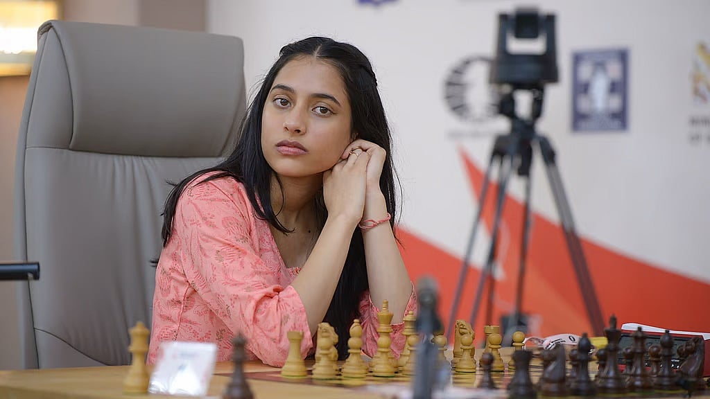 FIDE ಮಹಿಳಾ ವಿಶ್ವಕಪ್ 2025: ಕೊನೇರು ಹಂಪಿ ಮಣಿಸಿದ ದಿವ್ಯಾ ದೇಶಮುಖ್; ಗ್ರ್ಯಾಂಡ್ಮಾಸ್ಟರ್ ಪಟ್ಟ