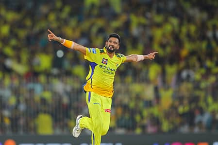 ಗೆಲುವಿನ ಹಳಿಗೆ ಮರಳಿದ್ದ CSKಗೆ ತೀವ್ರ ಹಿನ್ನಡೆ; ಪ್ರಮುಖ ವೇಗಿ ಖಲೀಲ್ ಅಹ್ಮದ್ ಟೂರ್ನಿಯಿಂದಲೇ ಔಟ್!