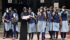 33 ಅಂಕ ಬಂದರೆ SSLC ಪಾಸ್: ಸರ್ಕಾರದ ನಿರ್ಧಾರಕ್ಕೆ ಅಸಮಾಧಾನ; ಸಿಎಂ ಸಿದ್ದರಾಮಯ್ಯಗೆ ಬುದ್ದಿಜೀವಿಗಳ ಪತ್ರ