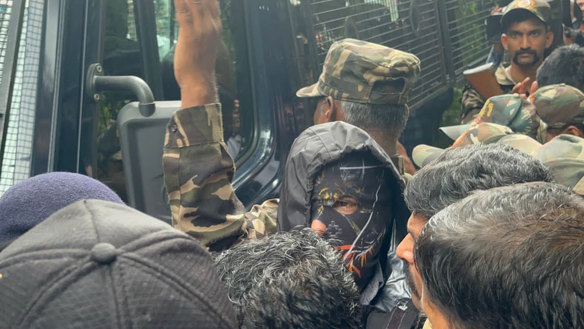 ಸಾಕ್ಷಿ ದೂರುದಾರರನ್ನು ಸಮಾಧಿ ಸ್ಥಳಕ್ಕೆ ಕರೆದೊಯ್ದ ಎಸ್ಐಟಿ
