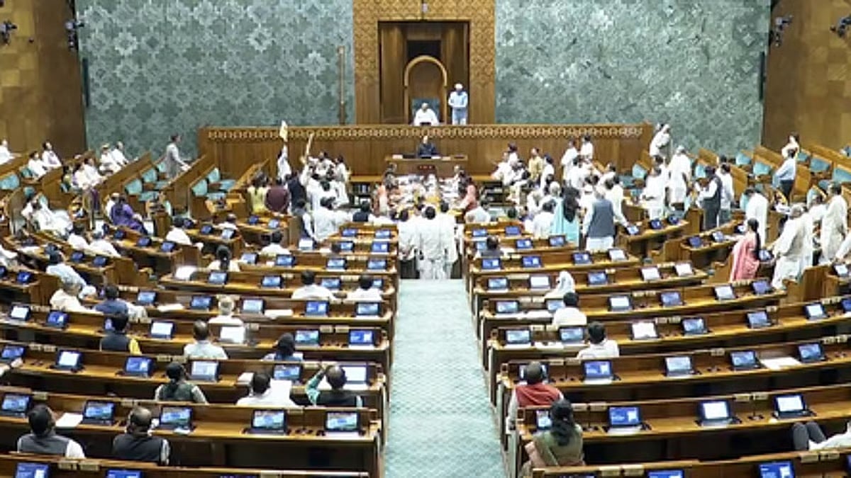 Parliament monsoon session: SIR ವಿರುದ್ಧ ನಿಲ್ಲದ ಪ್ರತಿಭಟನೆ; ಉಭಯ ಸದನಗಳ ಕಲಾಪ ಮಧ್ಯಾಹ್ನಕ್ಕೆ ಮುಂದೂಡಿಕೆ