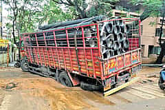 ಬೆಂಗಳೂರಿನಲ್ಲಿ ಇನ್ನೂ ಮೂರು ದಿನ ಭಾರೀ ಮಳೆ: ಜಲಾವೃತ ರಸ್ತೆ, ಸಂಚಾರ ದಟ್ಟಣೆ ಭೀತಿ